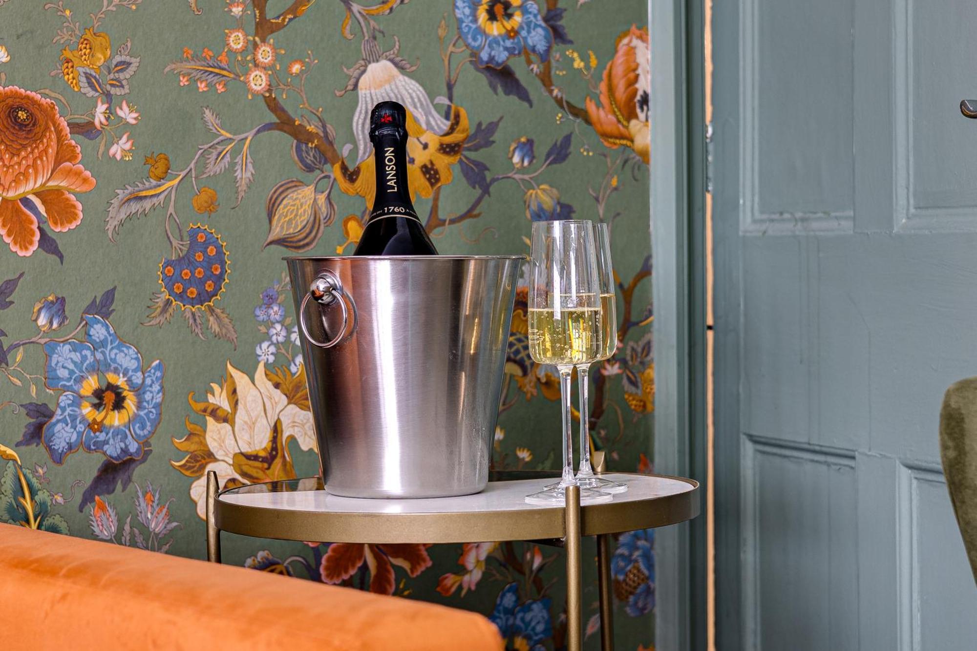 Insta-Worthy Loft On Historic Chester Rows, Sleeps 4 & Free Parking Екстер'єр фото